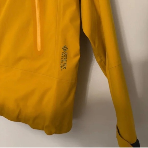 66 North Skaftafell Gore-Tex Infinium Shell Jacket - Picture 7 of 8